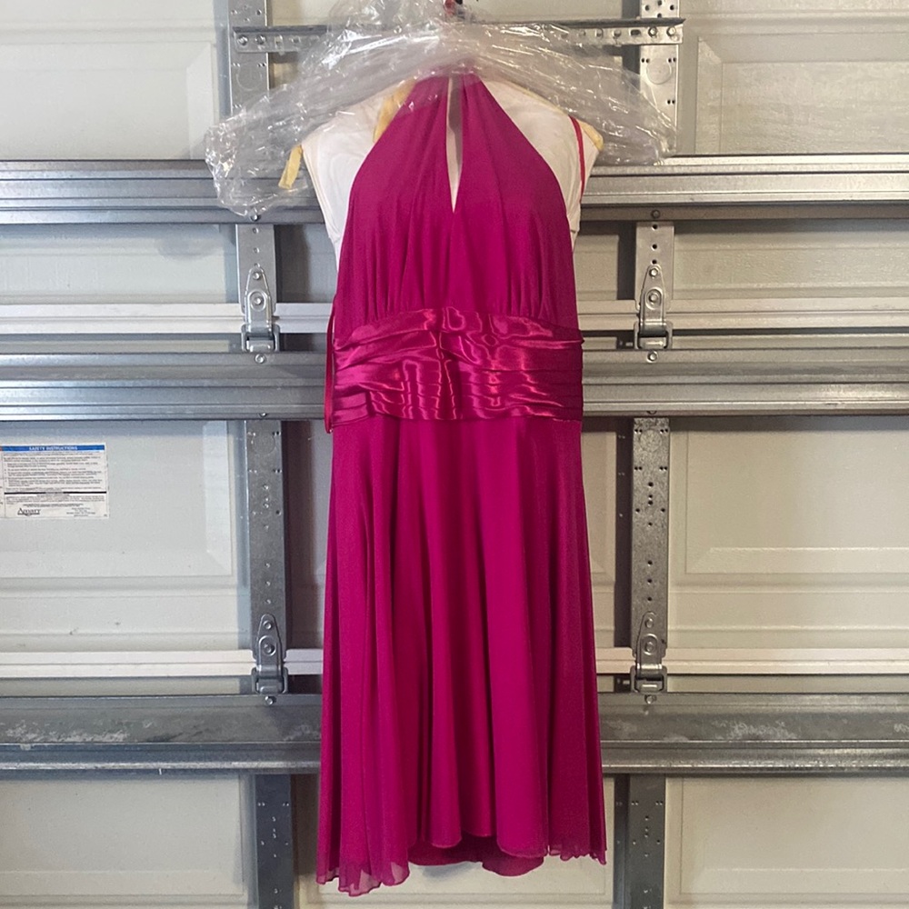 Elegant, short, pink dress very comfortable and flattering around the waist!